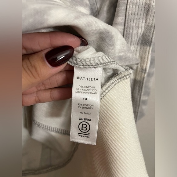 Athleta Farallon Printed Crewneck Sweatshirt - Picture 3 of 8